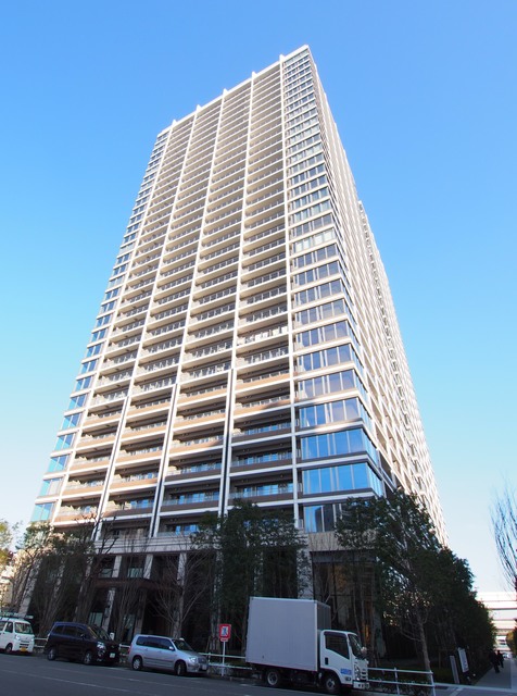 ＧＬＯＢＡＬ　ＦＲＯＮＴ　ＴＯＷＥＲ